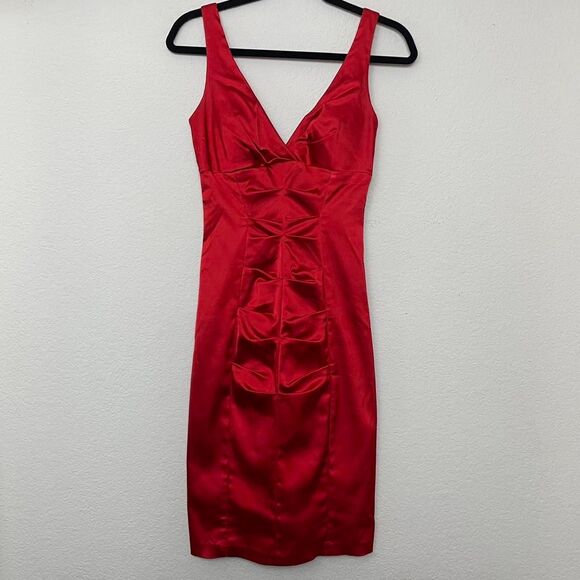 Cache Red Satin Sleeveless Bodycon Stretch Midi Party Dress Ruched Detail Size 6 - Picture 3 of 6